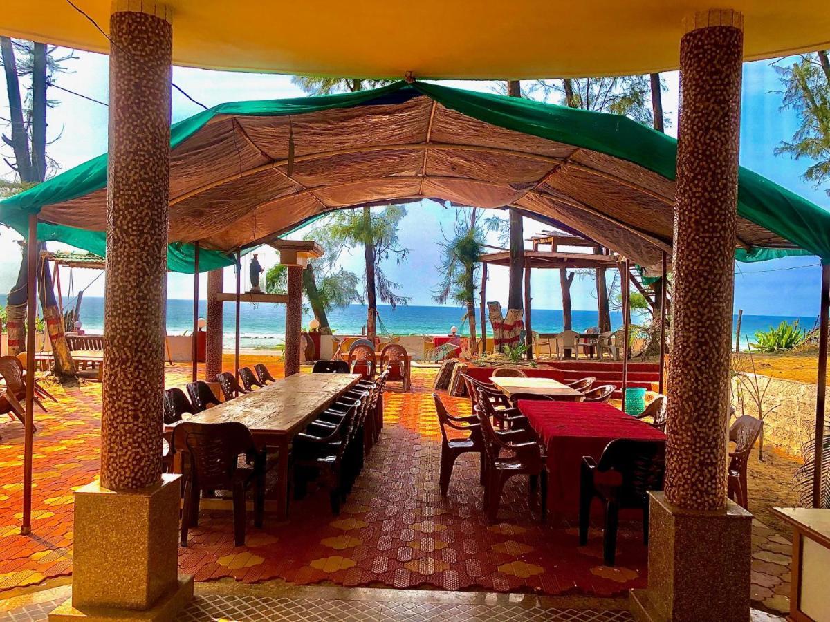 Sam & San Beach Resort Vengurla Eksteriør bilde