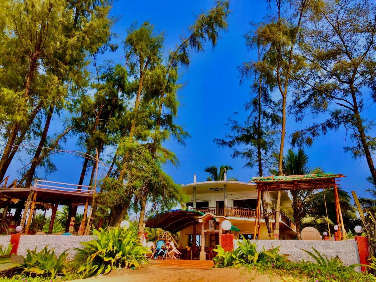 Sam & San Beach Resort Vengurla Eksteriør bilde